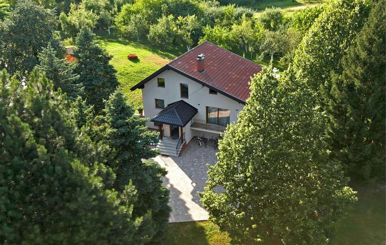 Gemütliche 305 m² große Wohnung mit Pool, WLAN, Klimaanlage und Grill in Ogulin, Karlovac und Umgebung
