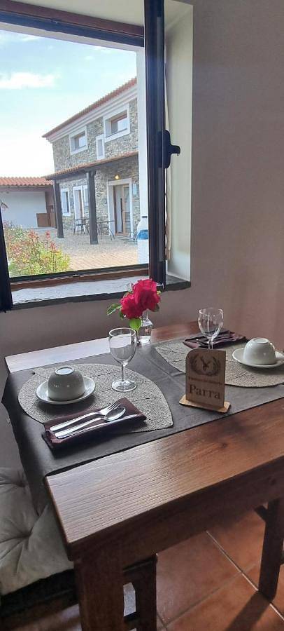 Maison de campagne pour 4 personnes, avec piscine ainsi que vue et jardin dans Rosmaninhal - 3