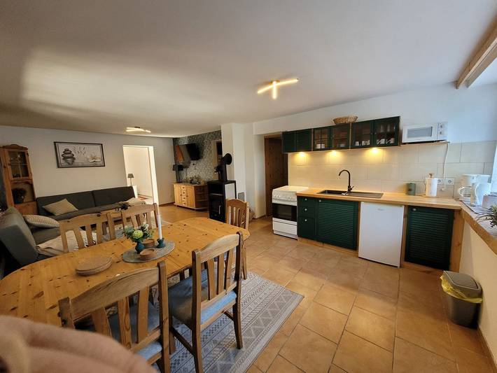 Ganze Wohnung, Großzügige Ferienwohnung mit Balkon, Terrasse und Nähe zum See in Vollrathsruhe in Vollrathsruhe, Mecklenburgische Seenplatte