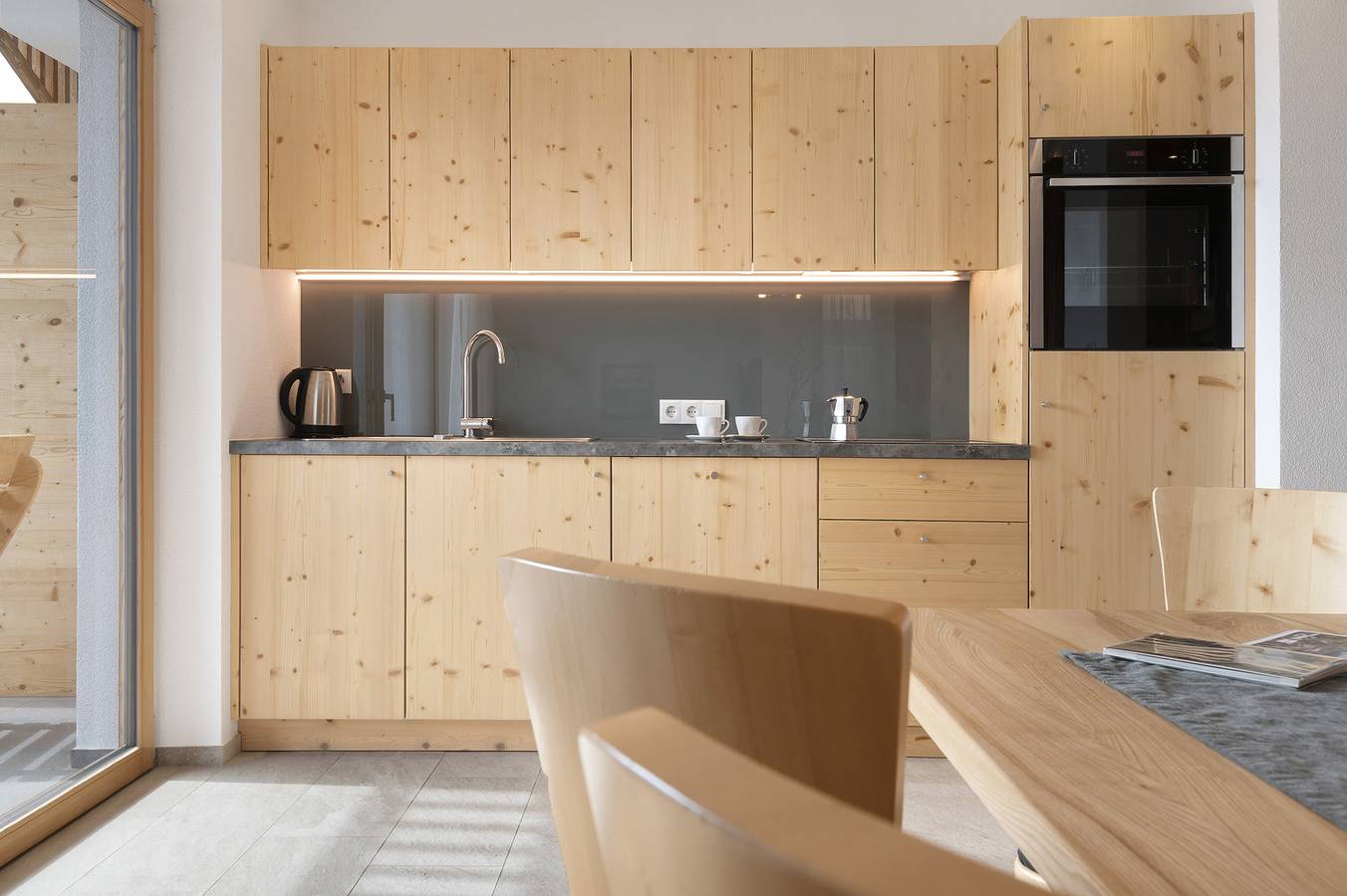 Ganze Wohnung, Ferienwohnung 'Prielerhof Sunrise' mit Bergblick, privater Terrasse und Wi-Fi in Ellen, St. Lorenzen