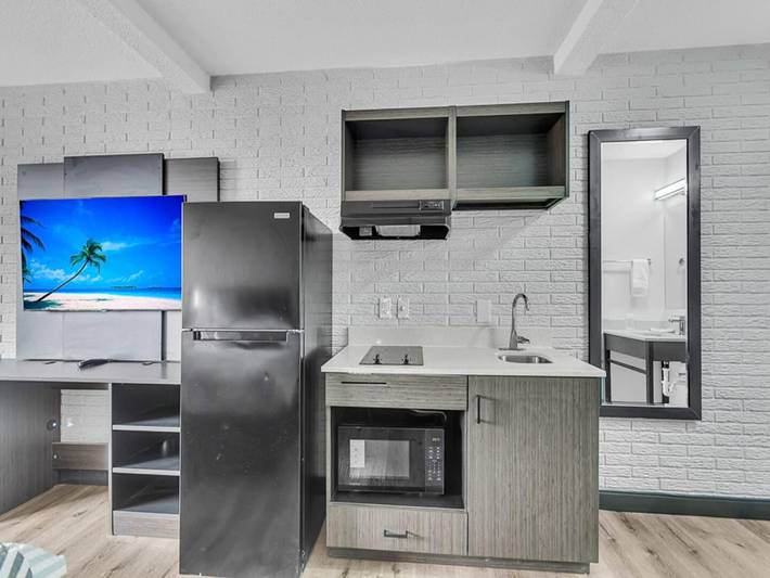 Entire apartment, 2 Queen Beds|Nsmk,Kitchen in Summerville, Berkeley County