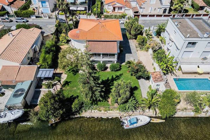 Villa pour 10 personnes, avec Jardin à Villeneuve-Loubet