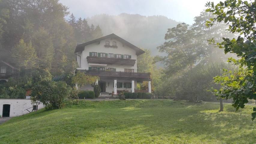 Ferienhaus, mit Terrasse und Garten in Eschenlohe