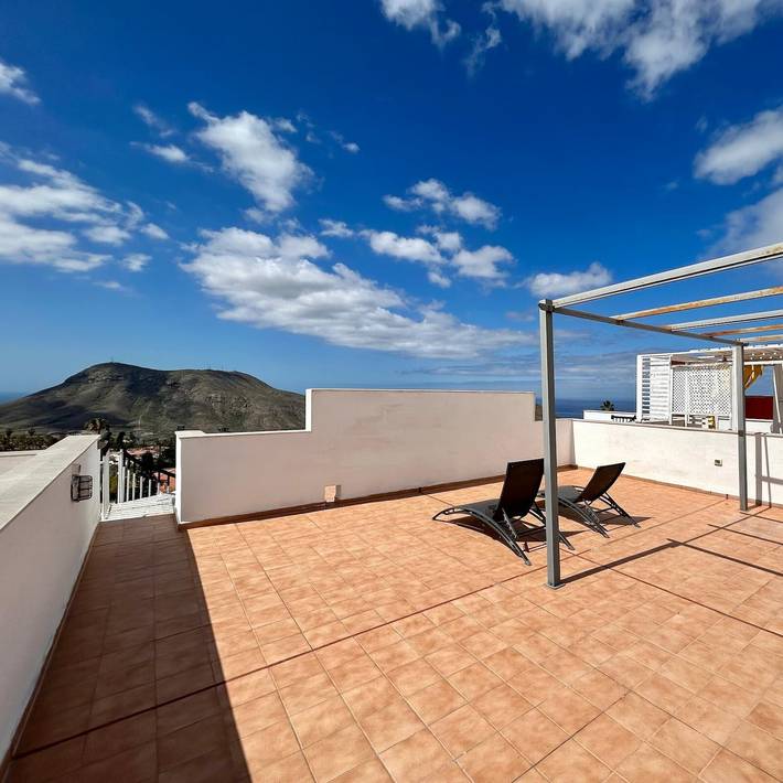 Casa vacacional 'Sea View 1 Bedroom Chayofa K109' con vistas a la montaña, piscina compartida y Wi-Fi in Chayofa, Arona 