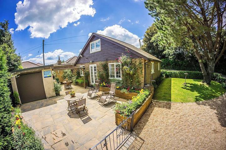 Gîte pour 5 personnes, avec jardin et jacuzzi ainsi que piscine et sauna - 1