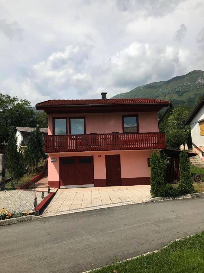 Gîte pour 6 personnes, avec vue et balcon à Kobarid