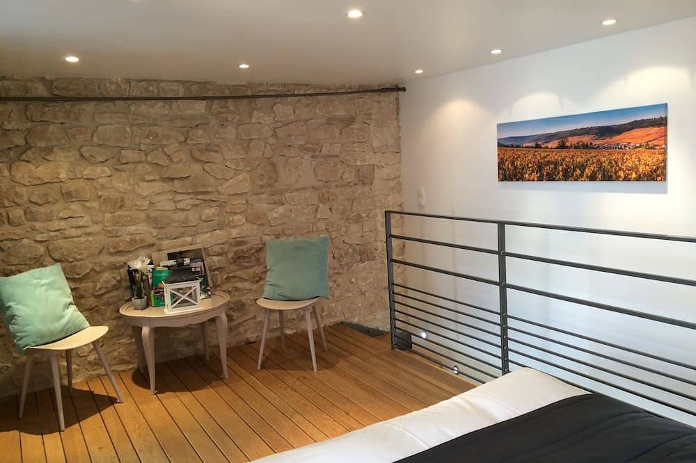 Studio contemporain dans ancienne grange rénovée par architecte in Nuits-Saint-Georges, Région de Beaune