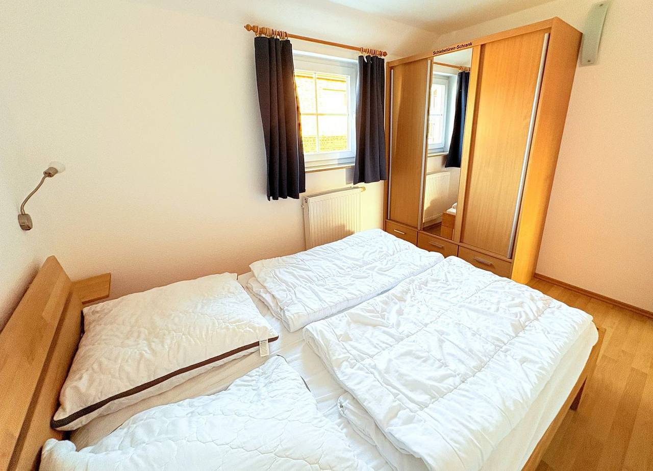 Ganze Wohnung, Ihr Urlaubsdomizil: Zwei Schlafzimmer, Küche, Parkplatz und Hund erlaubt in Alt Reddevitz, Mönchgut