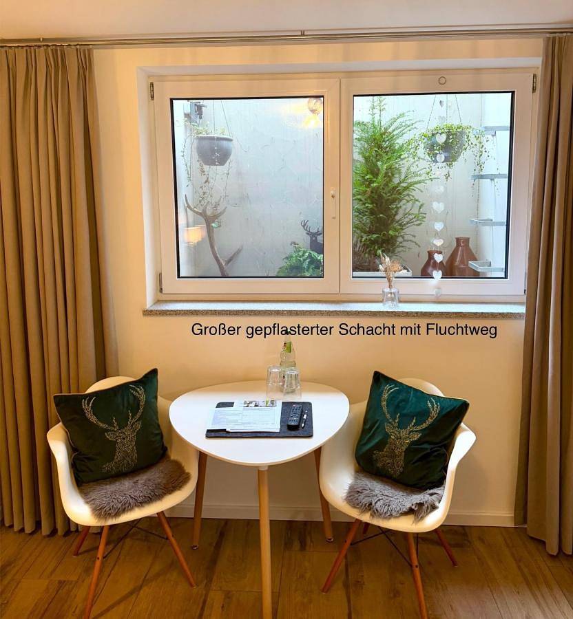Ganze Ferienwohnung, Single Room with Private Bathroom in Utting, Ammersee