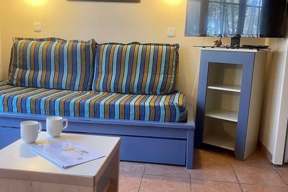 Ganze Wohnung, -Schlafzimmer-Wohnung mit Balkon in einer Ferienanlage mit Pool in Lacanau, Regionaler Naturpark Médoc