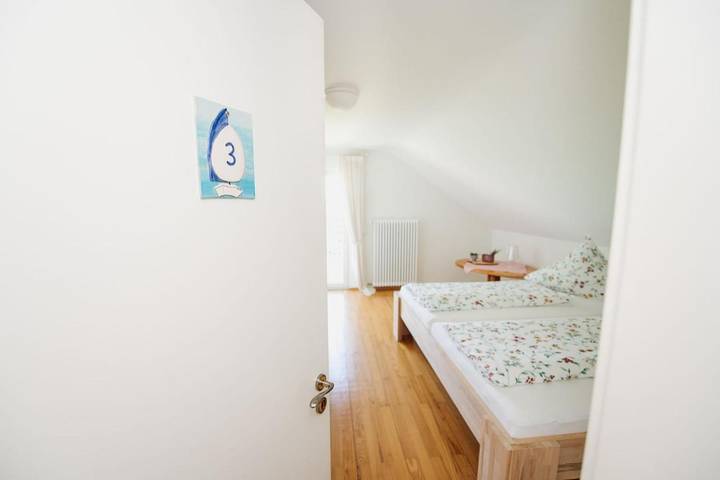 Ferienwohnung für 4 Personen, mit Terrasse und Garten sowie Ausblick und Seeblick am Bodensee (Schweiz) - 2