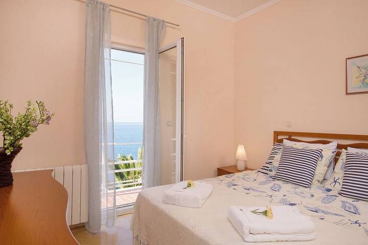 Villa pour 10 personnes, avec balcon et jardin, animaux acceptés à Lozica - 4