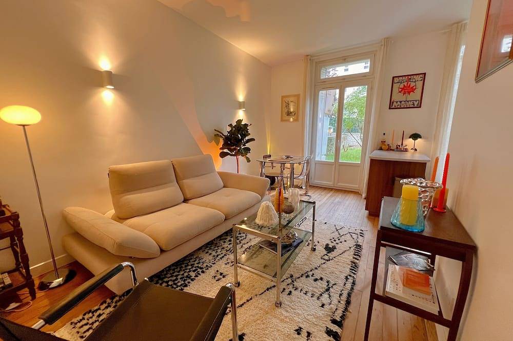 Apartamento entero, Elegant T2 with garden - 10 min from La Défense, 30 min from Paris in Suresnes, Altos del Sena