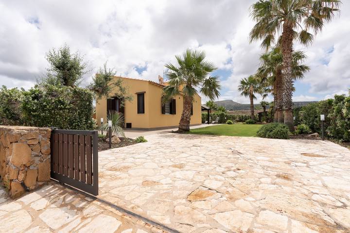 Casa vacanza per 8 persone, con Giardino a Custonaci