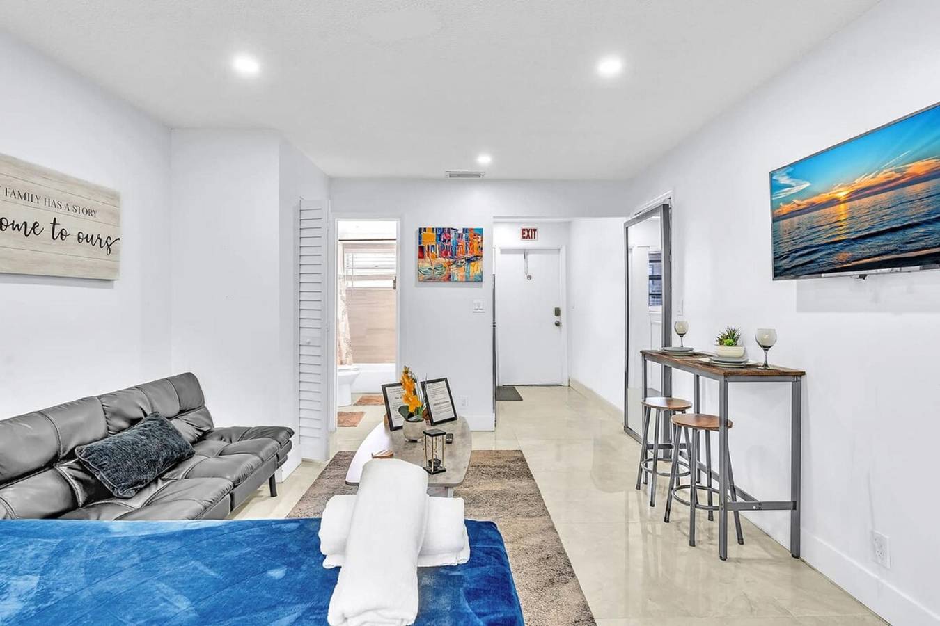 Hollywood Large Studio Close to Beach & Casino Lb3 in Hollywood (Florida), Broward County