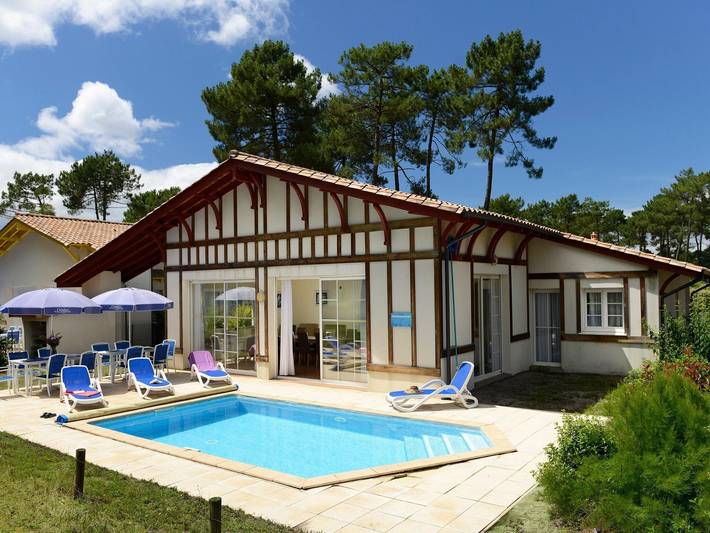 Maison de vacances pour 10 personnes, avec Terrasse et Piscine à Gujan-Mestras