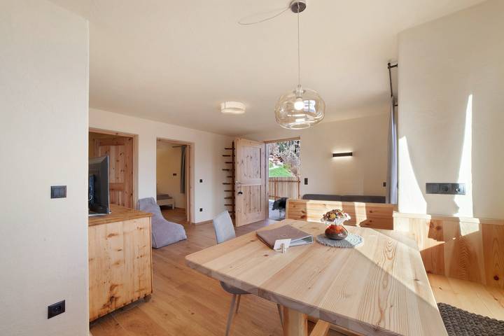 Appartamento intero, Appartamento 'Grillentol Hauserhof' con vista sulle montagne, giardino in comune e Wi-Fi in Lagundo, Gruppo Tessa