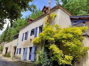 Gîte pour 6 personnes, avec terrasse à Crégols