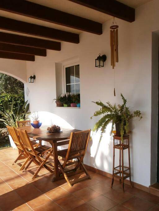 Location de vacances pour 4 personnes, avec piscine ainsi que vue et jardin à Cala en Blanes - 2