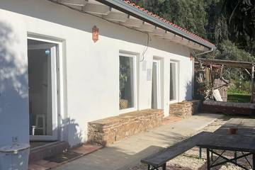 Gîte pour 5 personnes, avec jardin dans Marmelete