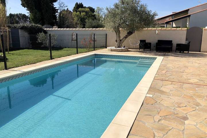 Location de vacances pour 12 personnes, animaux acceptés à Pézilla-la-Rivière