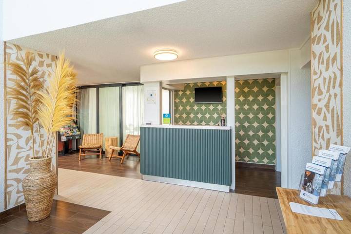 Hôtel pour 3 personnes, avec terrasse, animaux acceptés à Bourg-lès-Valence