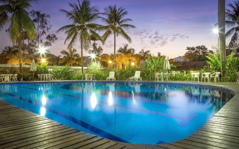 Pousadas para 4 pessoas, com jardim e sauna e ainda piscina and vista em Paraty