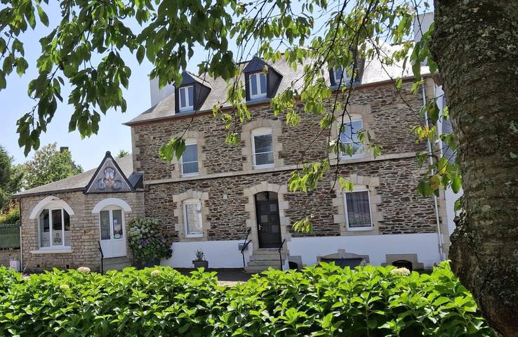 Location de vacances pour 4 personnes, avec jardin à Le Cambout