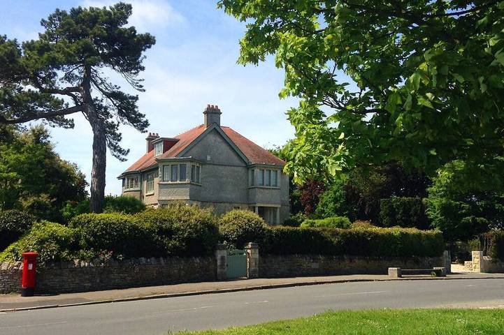 Villa for 14 people, with garden and terrace in Dorset