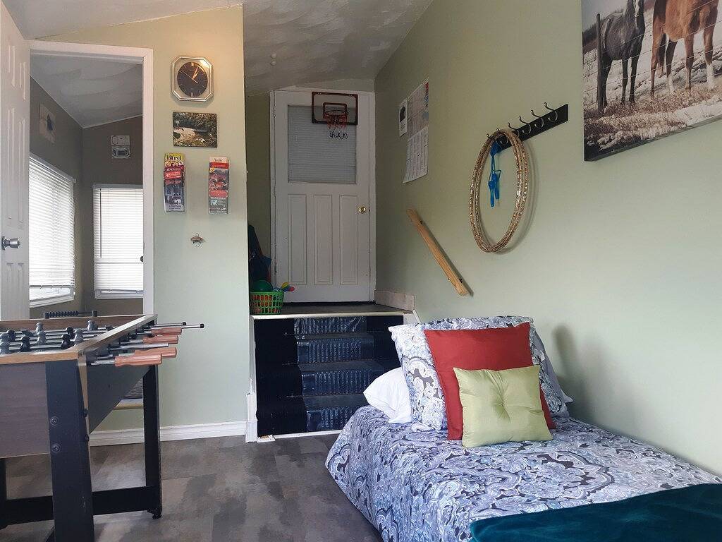 Der gesamte Bungalow von Niagara Falls ist nur wenige Minuten von all dem Abenteuer und Spaß entfernt in Niagara Falls, Niagara Fälle