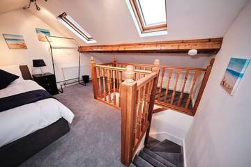 Glamping for 5 People in Birmingham, Birmingham Area, Photo 3