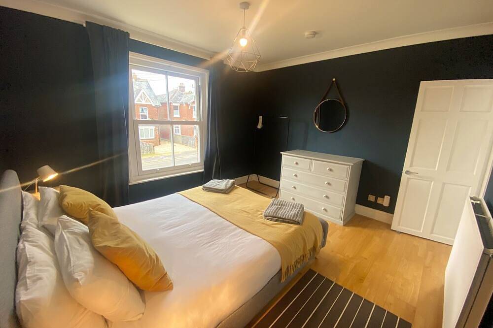 Railway Terrace by Newfo rest in Brockenhurst, Hampshire