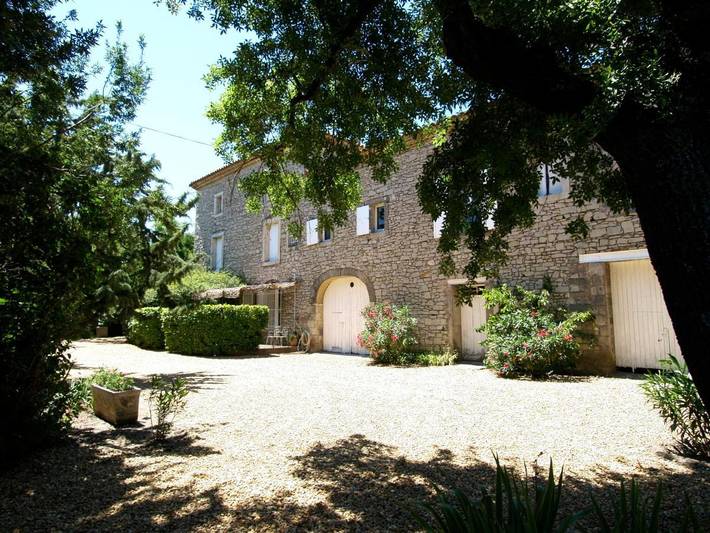 Gîte pour 2 personnes, avec vue et jardin à Carnas