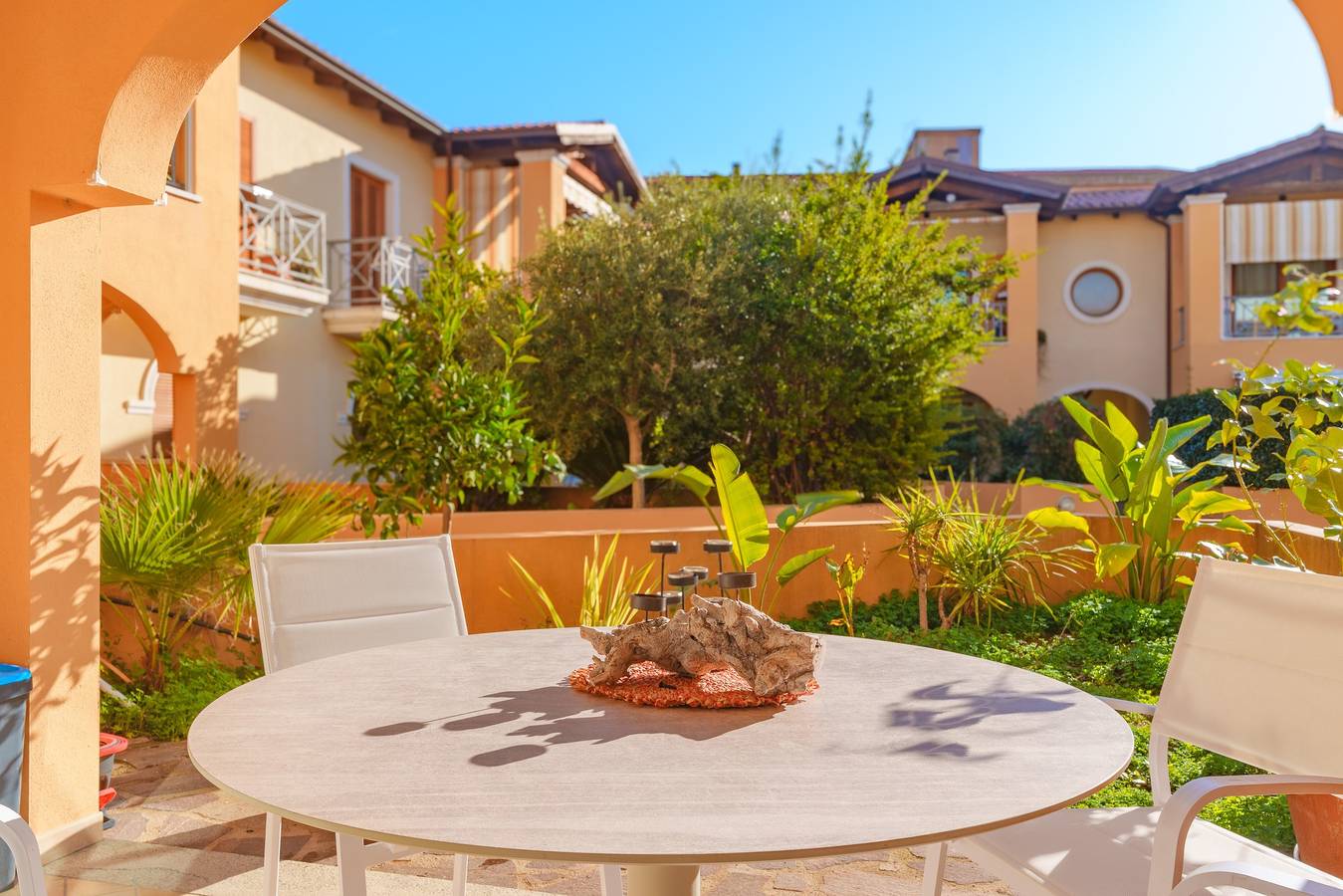 Ganze Wohnung, Ferienwohnung 'Finestra sul Parco' mit privater Terrasse, WLAN und Klimaanlage in Olbia, Costa Smeralda