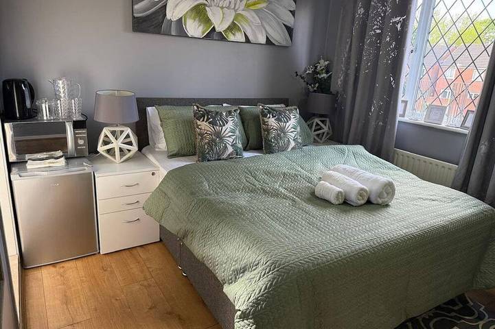 Family & Couple Room Birmingham in Birmingham, Birmingham Area