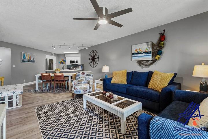 Vacation rental for 4 people, with hot tub and balcony as well as pool in St. Petersburg (FL)