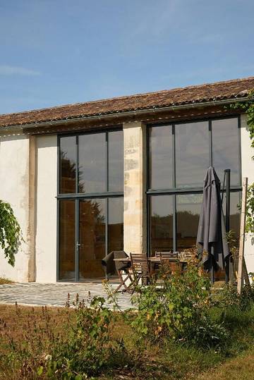 Gîte pour 5 personnes, avec piscine et terrasse, animaux acceptés à La Gripperie-Saint-Symphorien