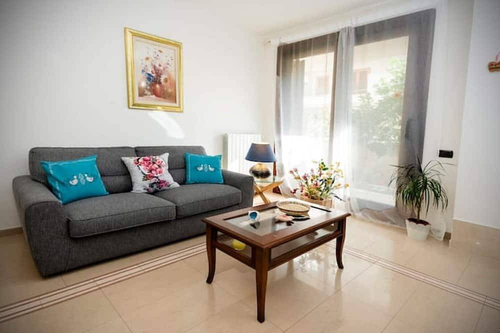 Appartamento intero, La Via per Tharros Iun Q8791 appartamento in centro con parcheggio e cortile in Oristano, Campidano