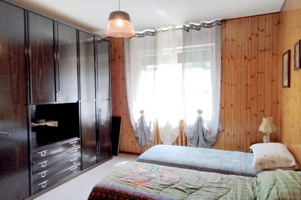 Apartamento entero, Casa Paola - Holiday Apartment in Recoaro Terme in the Little Dolomites in Recoaro Terme, Provincia de Vicenza