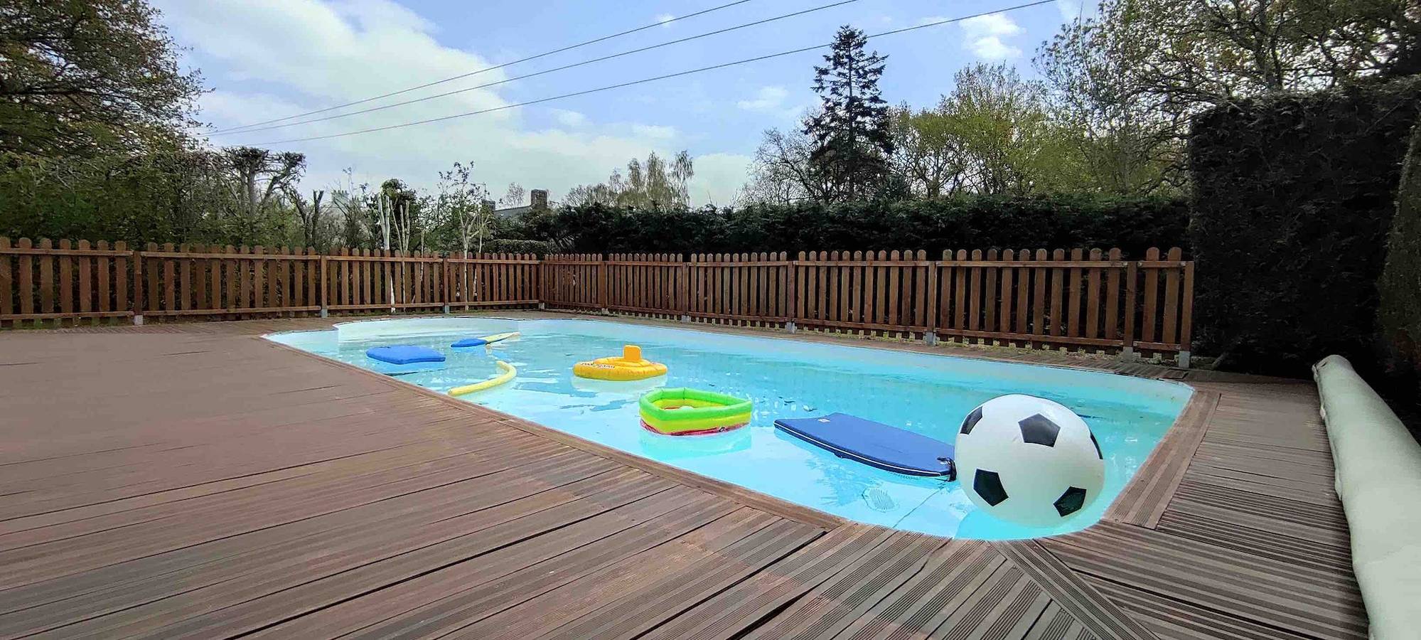 Maison de vacances 'Madig Azul Maison Piscine Chauffée' avec piscine privée, terrasse et Wi-Fi in La Trinité-sur-Mer, Côte des Mégalithes