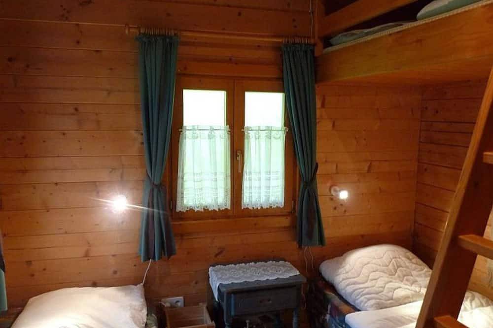 Ganze Wohnung, Sta-07 - Gemütliches Ferienhaus am Waldrand für 5 Personen - Naturerlebnisdorf in Stamsried, Ostbayern