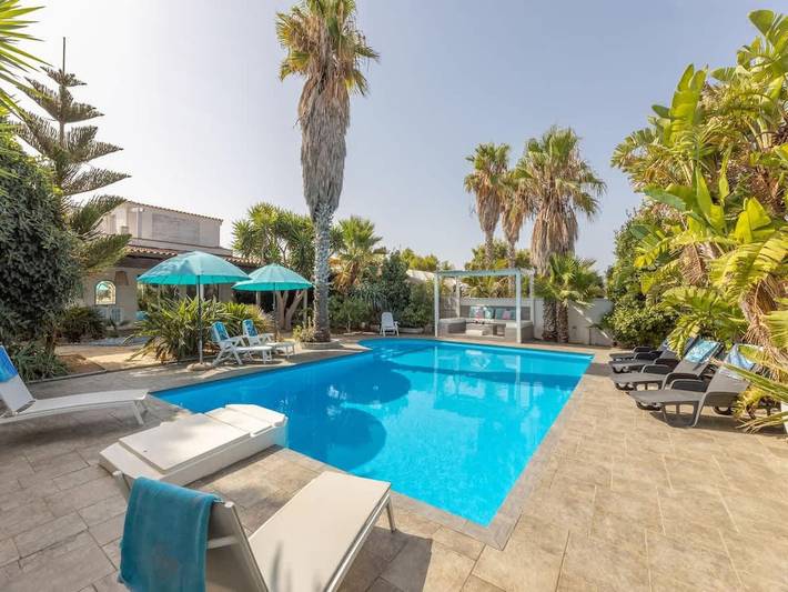 Casa vacanza per 17 persone, con Balcone/Terrazza e Balcone nonché Terrazza e Giardino a Lido Pizzo