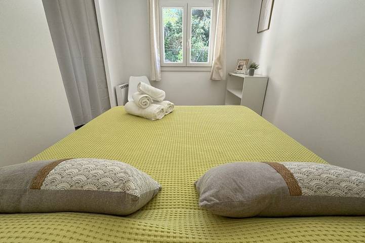 Location de vacances pour 4 personnes, avec terrasse et jardin dans Plage Du Pradeau - 2