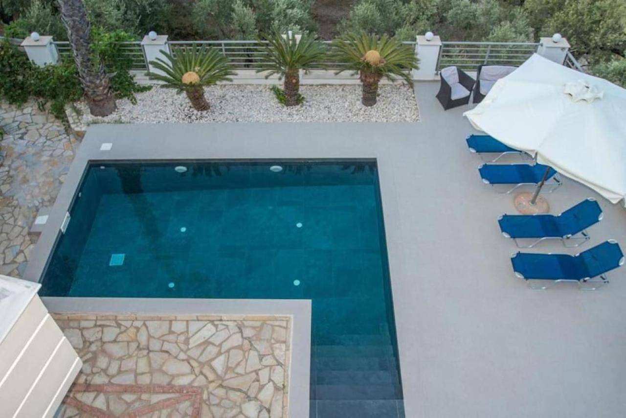 Artemis Oasis Villa with private Pool in Καταστάρι, Αλυκές
