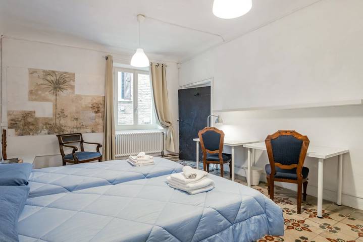 Appartamento intero, Urbino - Central Historic Apartment! in Urbino, Valle del Metauro