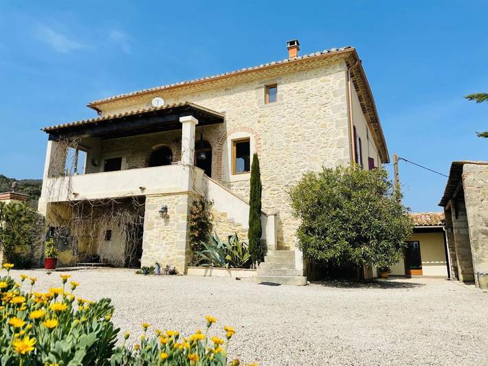 Location de vacances pour 2 personnes, avec jardin ainsi que piscine et terrasse à Saint-Sauveur-de-Cruzières - 2