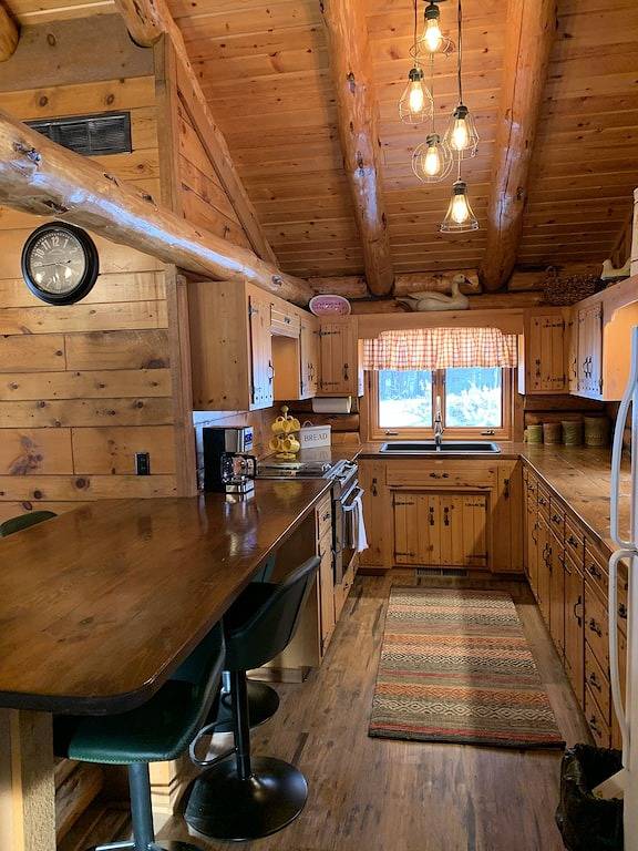Charming Log Cabin with dock space for your boat on Crosslake in Crosslake, Crow Wing County
