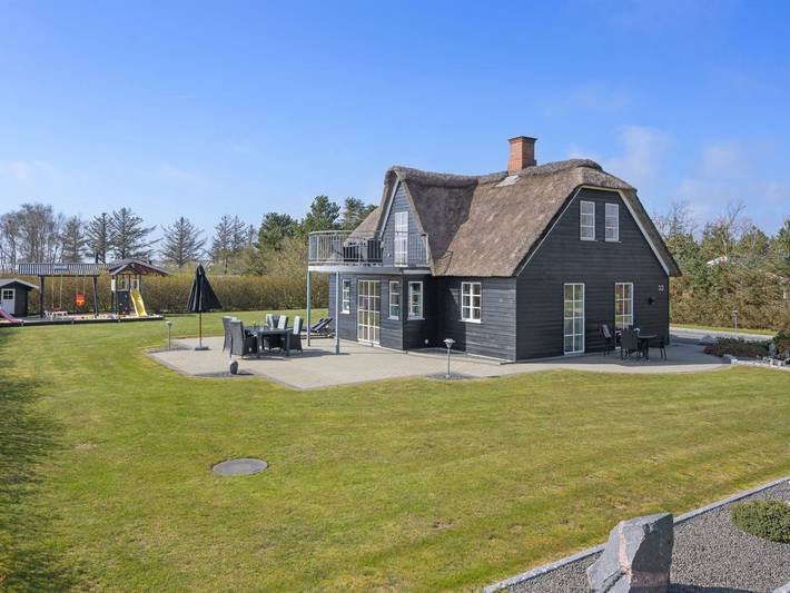 Ferieudlejning for 8 personer, med Balkon og Terrasse samt Sauna i Stauning