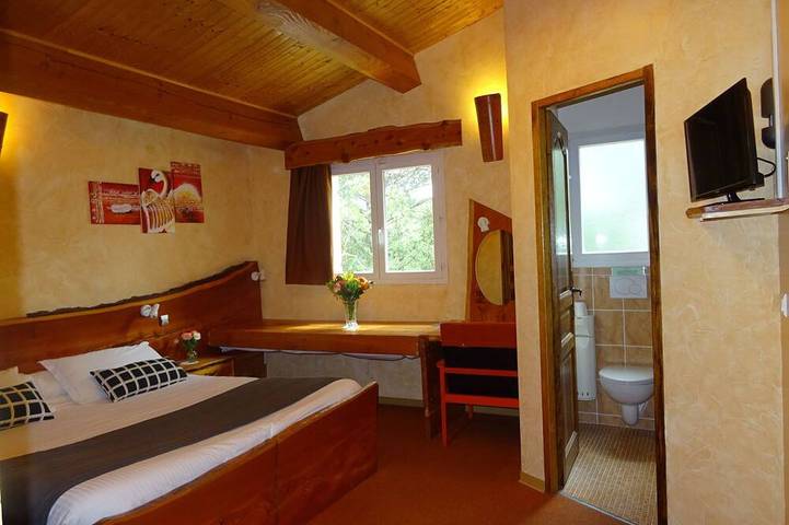 Maison d’hôte pour 3 personnes, avec jardin ainsi que piscine et jacuzzi à Roquebrune-sur-Argens - 2