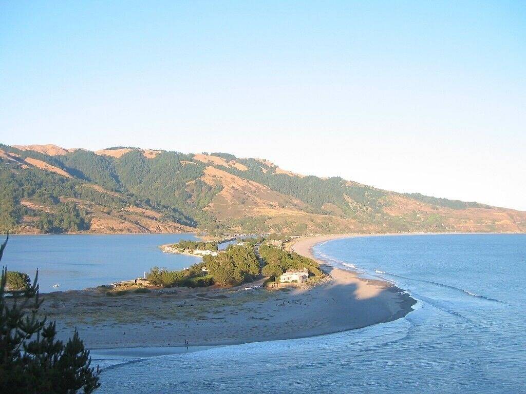 Ganze Wohnung, Entspannen Sie sich und genießen Sie einen Oceanfront Getaway in Stinson Beach, California North Coast